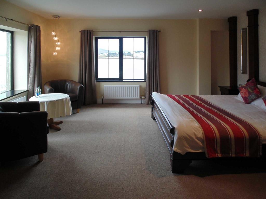 Ostan Oilean Acla Hotel Achill Sound Eksteriør billede