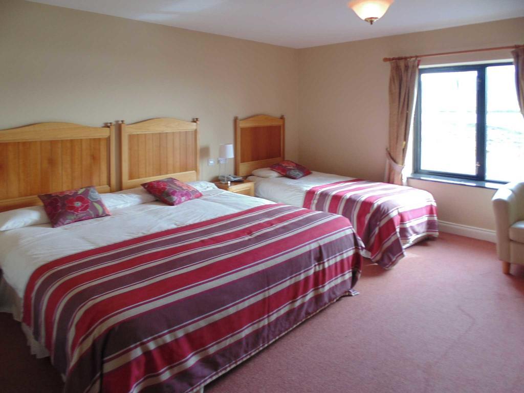 Ostan Oilean Acla Hotel Achill Sound Eksteriør billede