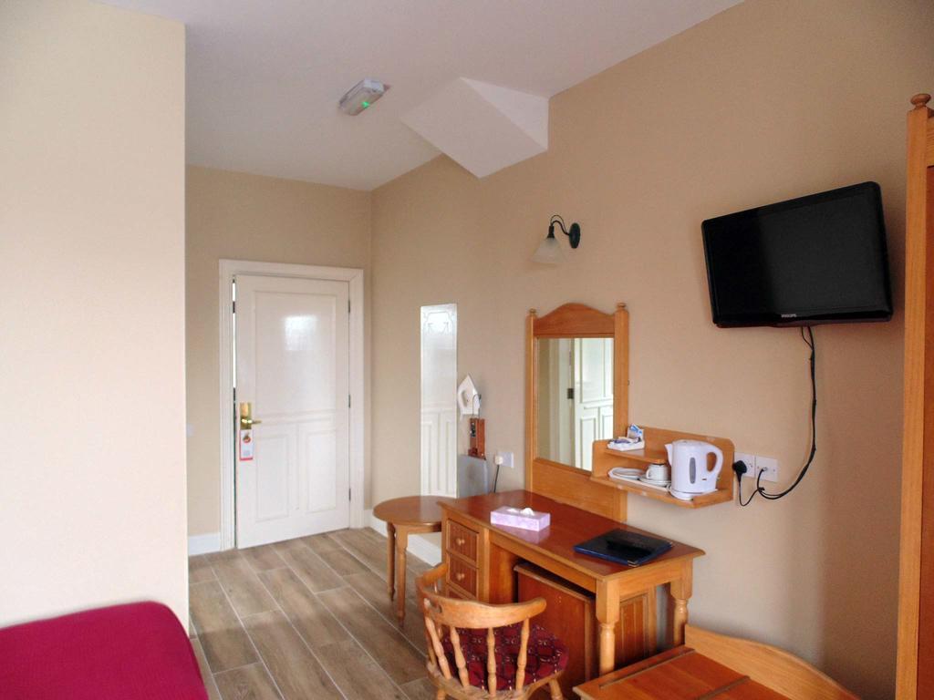 Ostan Oilean Acla Hotel Achill Sound Eksteriør billede