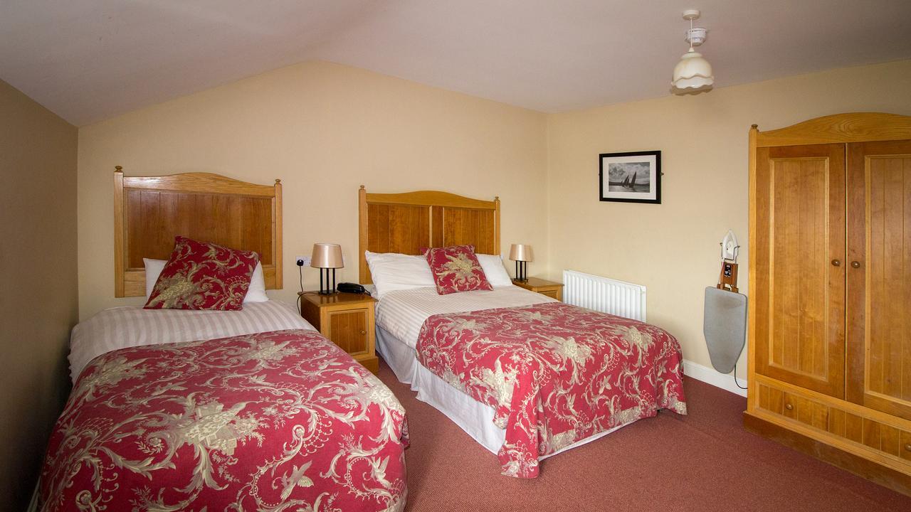 Ostan Oilean Acla Hotel Achill Sound Eksteriør billede
